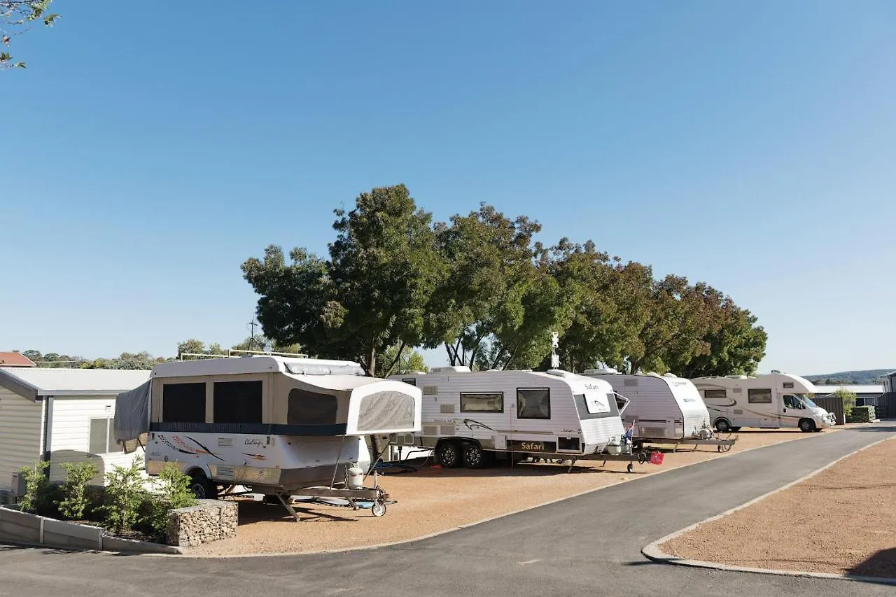 Hotel Crestview Tourist Park Queanbeyan